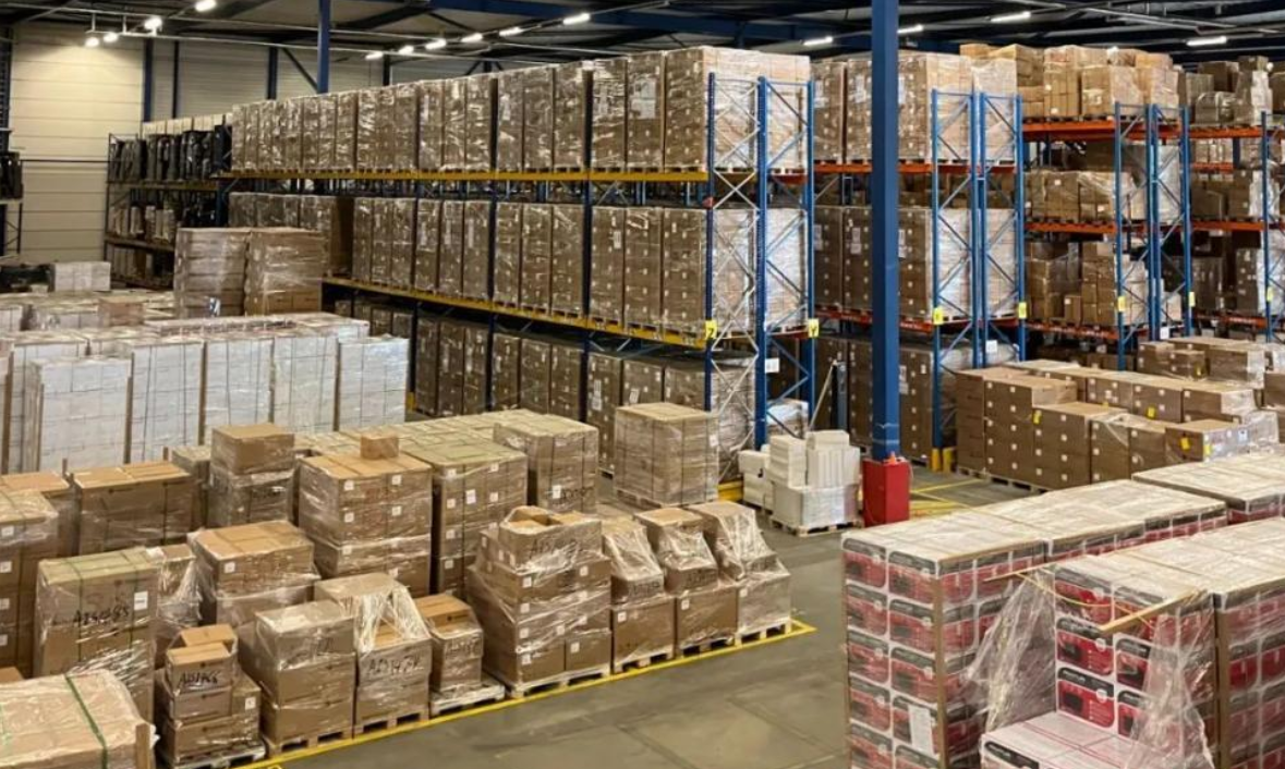 Choosing Sea or Air Freight for Bulk Inventory Stocking at Saudi Overseas Warehouses